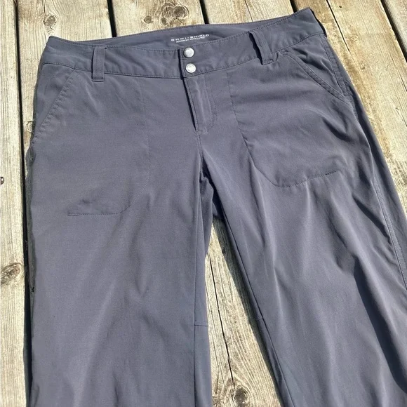 Columbia Omni-Shield Women's Saturday Trail Hiking Knee Pants Gray Size 6 - Picture 3 of 10
